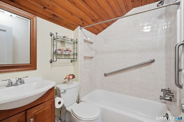 424 Commonwealth Avenue, New Britain, CT 06053