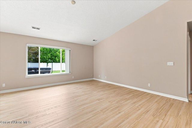1441 W Tualatin DR, Post Falls, ID 83854