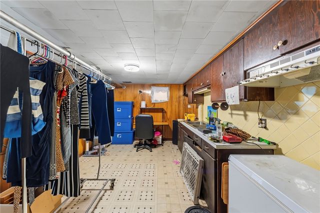 25 Jillson Avenue, Woonsocket, RI 02895