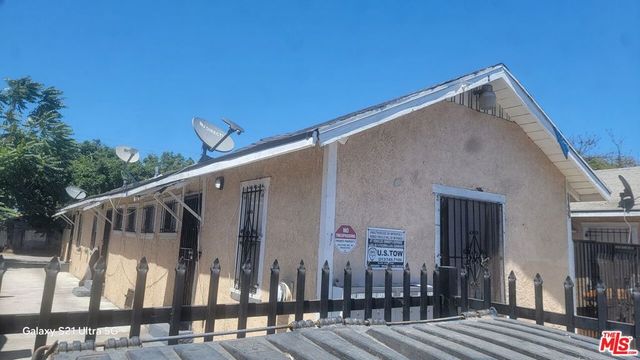 1139 E 69th Street, Los Angeles, CA 90001