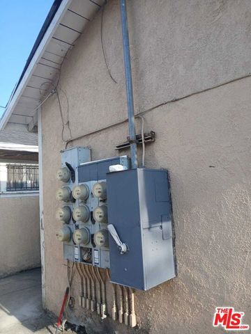 1139 E 69th Street, Los Angeles, CA 90001