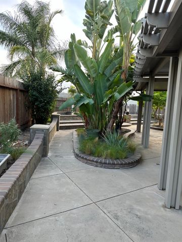 10106 Windmill Cove Dr, Stockton, CA 95209