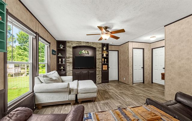 12626 Highway 105, Cleveland, TX 77327