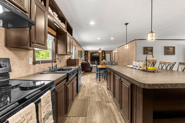 12626 Highway 105, Cleveland, TX 77327
