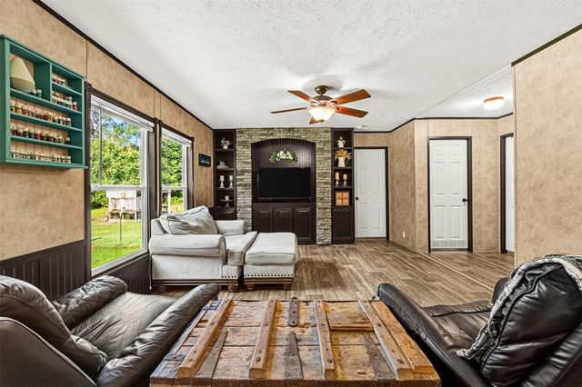 12626 Highway 105, Cleveland, TX 77327