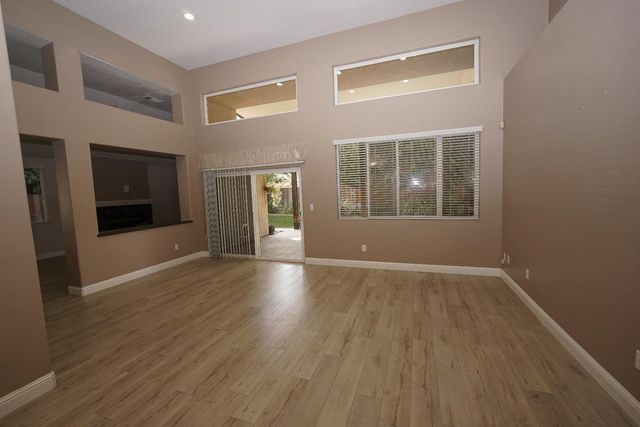 5919 W Chennault Avenue, Fresno, CA 93722