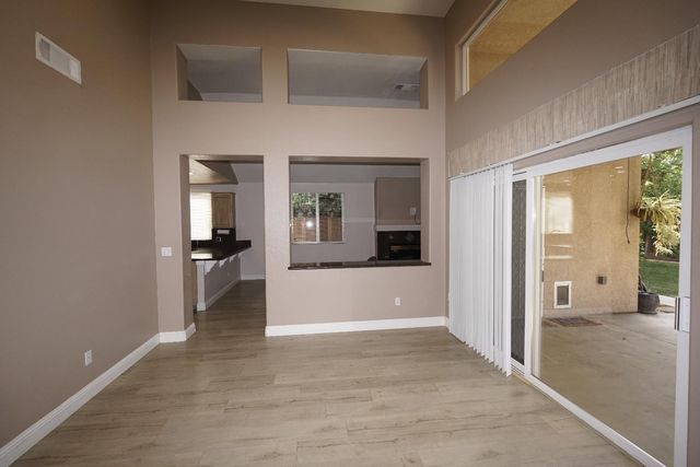 5919 W Chennault Avenue, Fresno, CA 93722