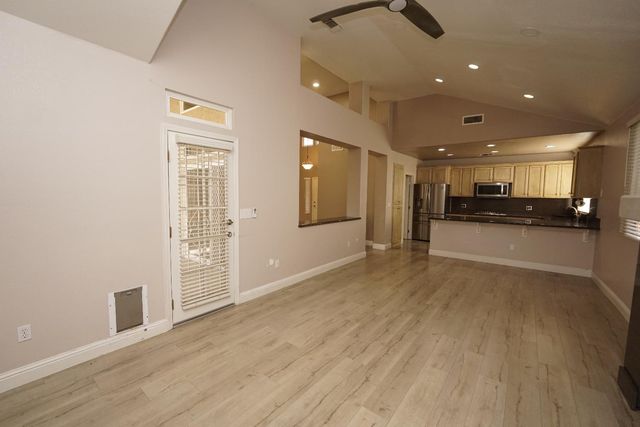 5919 W Chennault Avenue, Fresno, CA 93722