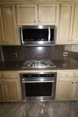 5919 W Chennault Avenue, Fresno, CA 93722