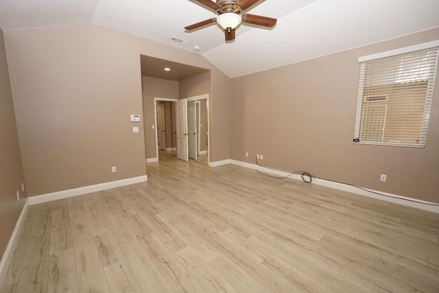 5919 W Chennault Avenue, Fresno, CA 93722