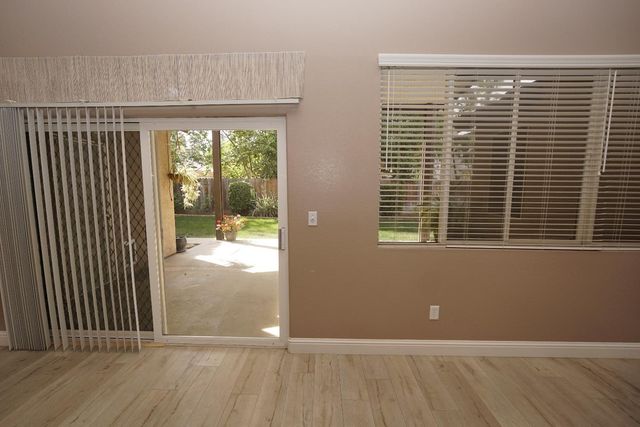 5919 W Chennault Avenue, Fresno, CA 93722