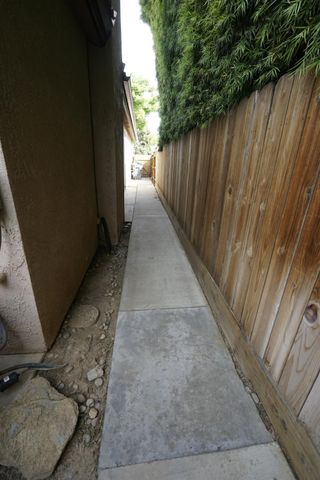 5919 W Chennault Avenue, Fresno, CA 93722