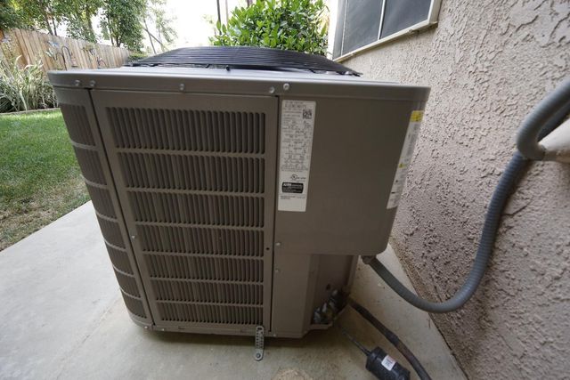 5919 W Chennault Avenue, Fresno, CA 93722