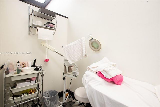 60th St, Hialeah, FL 33016