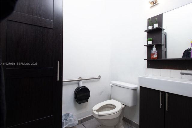 60th St, Hialeah, FL 33016