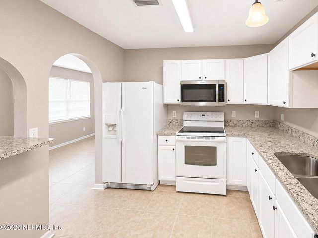 8067 SANTILLO Drive, Jacksonville, FL 32217