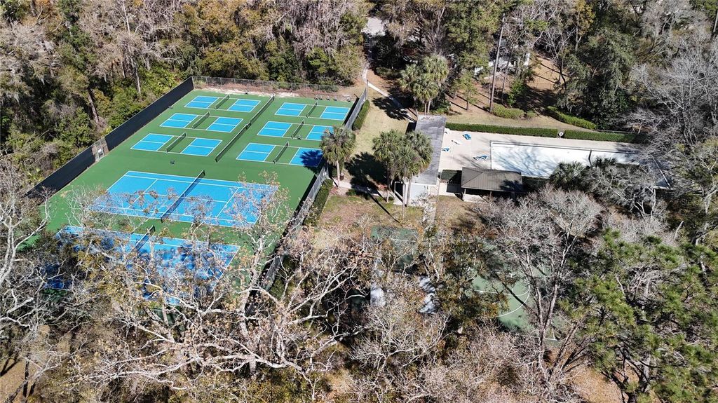 Image 38 of property listing at 2436 NW 37TH TERRACE, Gainesville, FL 32605