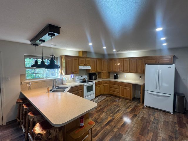 539 Charlie Stover Road, Royal, AR 32514