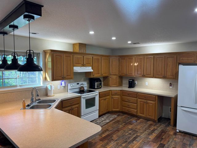 539 Charlie Stover Road, Royal, AR 32514