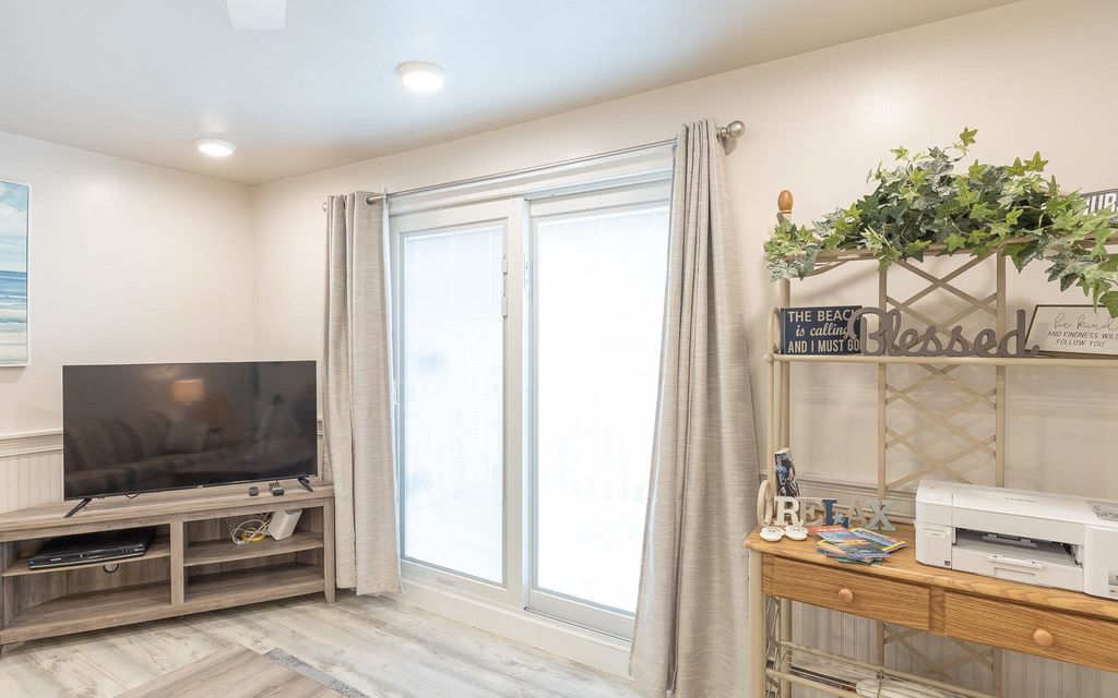 Image 14 of property listing at 68 Kings Highway # 3, Hampton, NH 03842