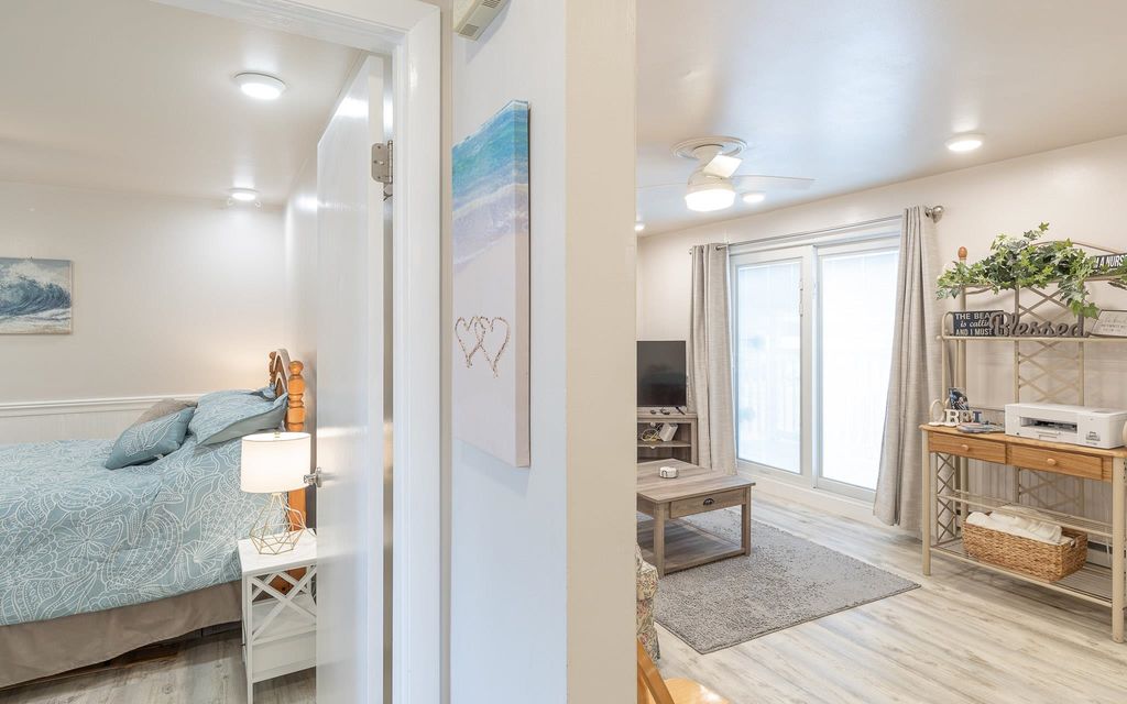 Image 21 of property listing at 68 Kings Highway # 3, Hampton, NH 03842