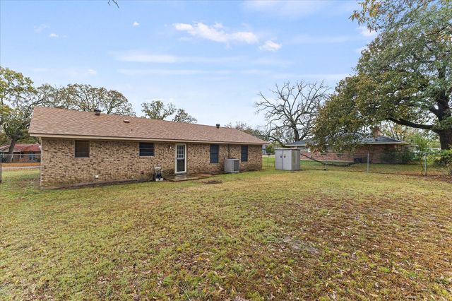 102 Norma Circle, Greenville, TX 75402