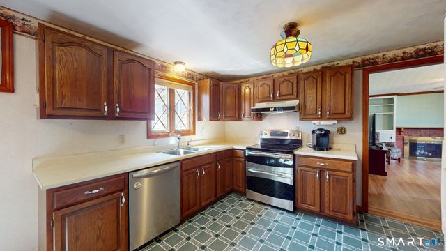 14 Carriage Drive, Enfield, CT 06082