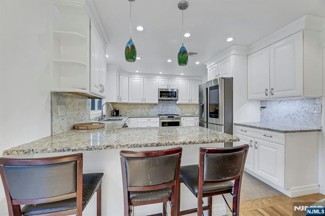154 Spring Valley Road, Park Ridge, NJ 07656