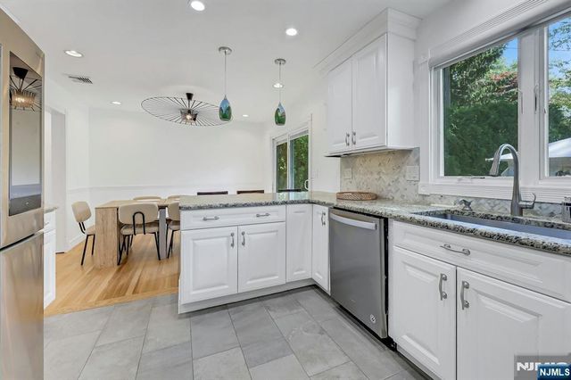 154 Spring Valley Road, Park Ridge, NJ 07656