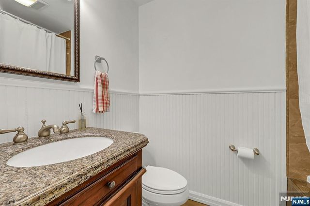 154 Spring Valley Road, Park Ridge, NJ 07656
