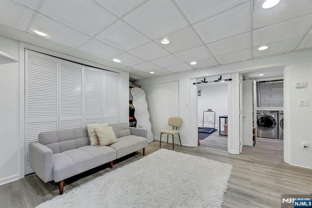 154 Spring Valley Road, Park Ridge, NJ 07656