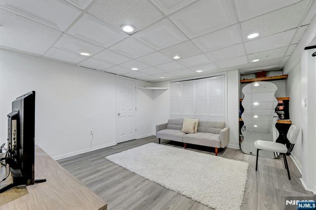 154 Spring Valley Road, Park Ridge, NJ 07656