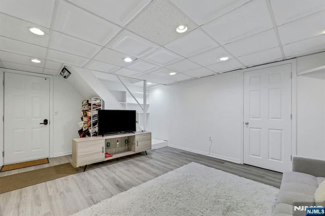 154 Spring Valley Road, Park Ridge, NJ 07656