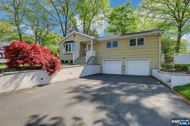 154 Spring Valley Road, Park Ridge, NJ 07656