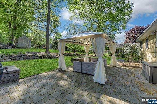 154 Spring Valley Road, Park Ridge, NJ 07656