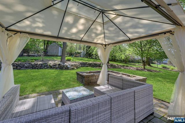 154 Spring Valley Road, Park Ridge, NJ 07656