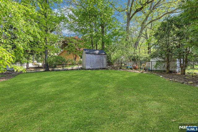 154 Spring Valley Road, Park Ridge, NJ 07656