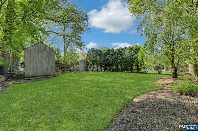 154 Spring Valley Road, Park Ridge, NJ 07656
