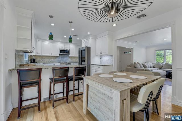 154 Spring Valley Road, Park Ridge, NJ 07656
