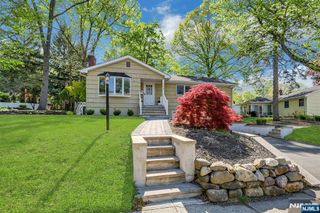 154 Spring Valley Road, Park Ridge, NJ 07656