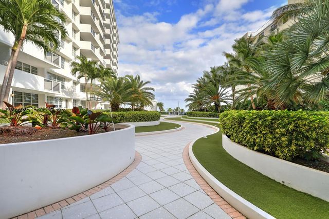 100 Lincoln Rd 330, Miami Beach, FL 33139