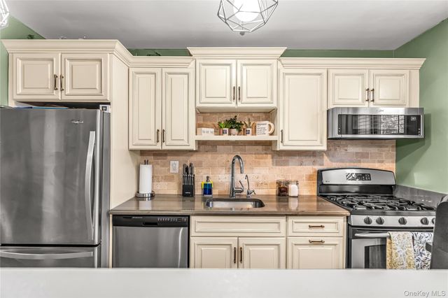 3 Remsen Road 2L, Yonkers, NY 10710