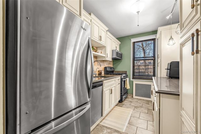 3 Remsen Road 2L, Yonkers, NY 10710