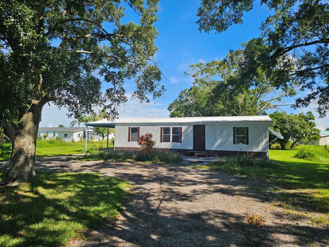925 SW 39th Lane, Okeechobee, FL 34974
