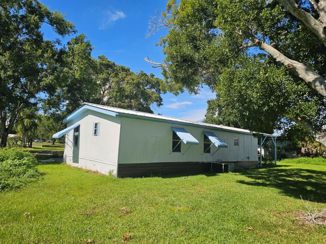 925 SW 39th Lane, Okeechobee, FL 34974