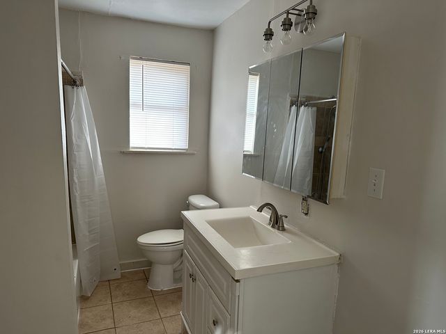 426 Carrizo Hill, Carrizo Springs, TX 78834