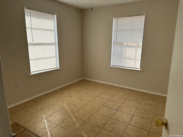 426 Carrizo Hill, Carrizo Springs, TX 78834