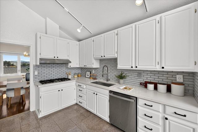 554 Castle Street, Daly City, CA 94014