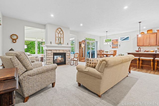 2062 Flowering Drive, Jamestown Twp, MI 49426