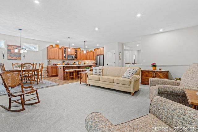 2062 Flowering Drive, Jamestown Twp, MI 49426